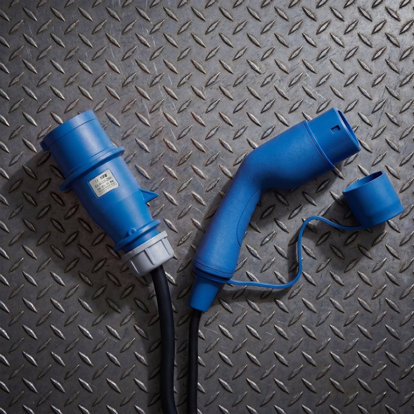 Voldt® CEE Ladekabel Typ 2 | 1 phasig | 8A - 16A | 3.7kW  + APP
